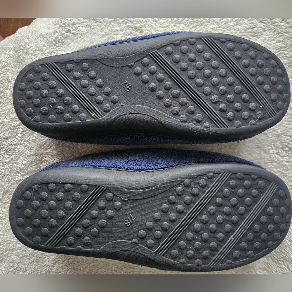🖤 3/$15 Blue Slippers, Size 7/8 - Picture 7 of 7